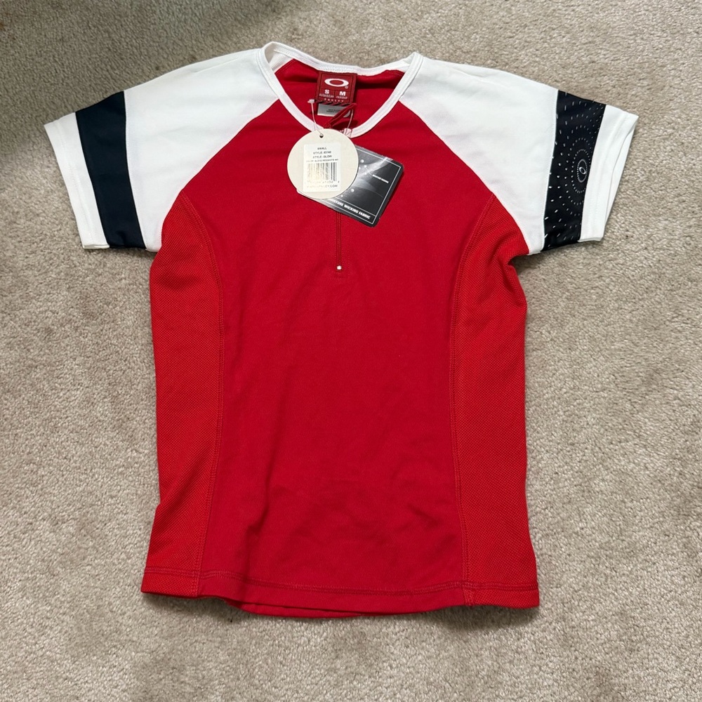 Oakley NWT New Red Short Sleeve Athletic Tee with White & Black Sleeves Cycling